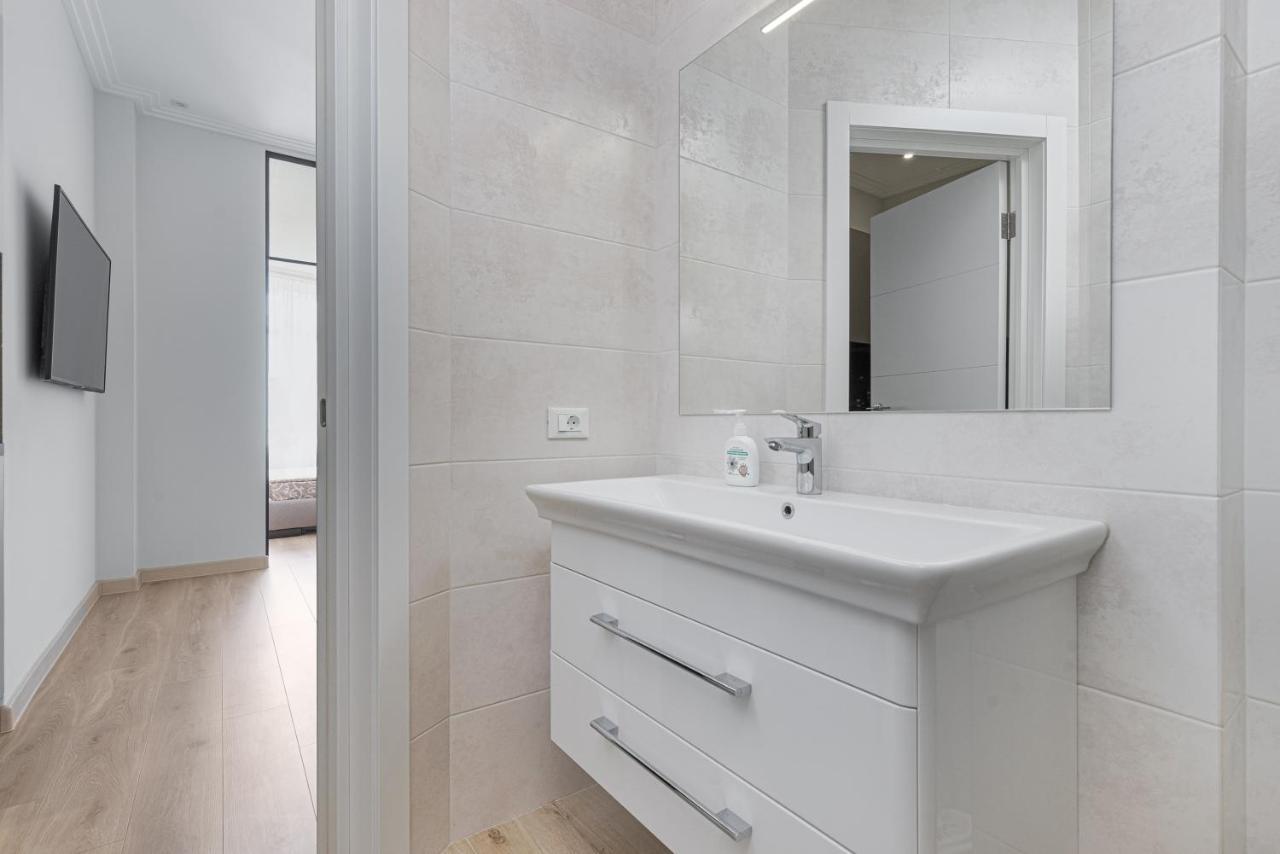 Sea Symphony 3-Bedrooms Apartment โอเดสซา ภายนอก รูปภาพ
