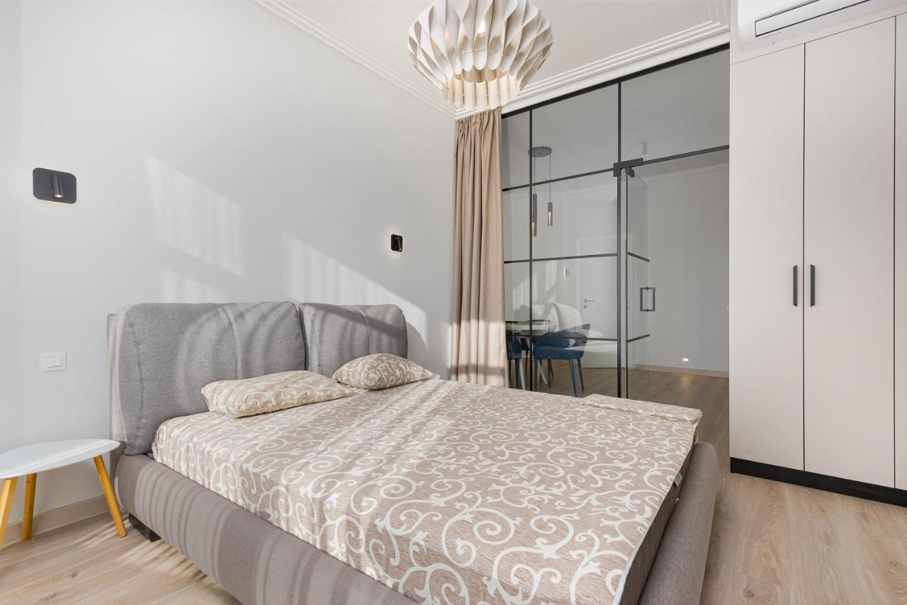 Sea Symphony 3-Bedrooms Apartment โอเดสซา ภายนอก รูปภาพ